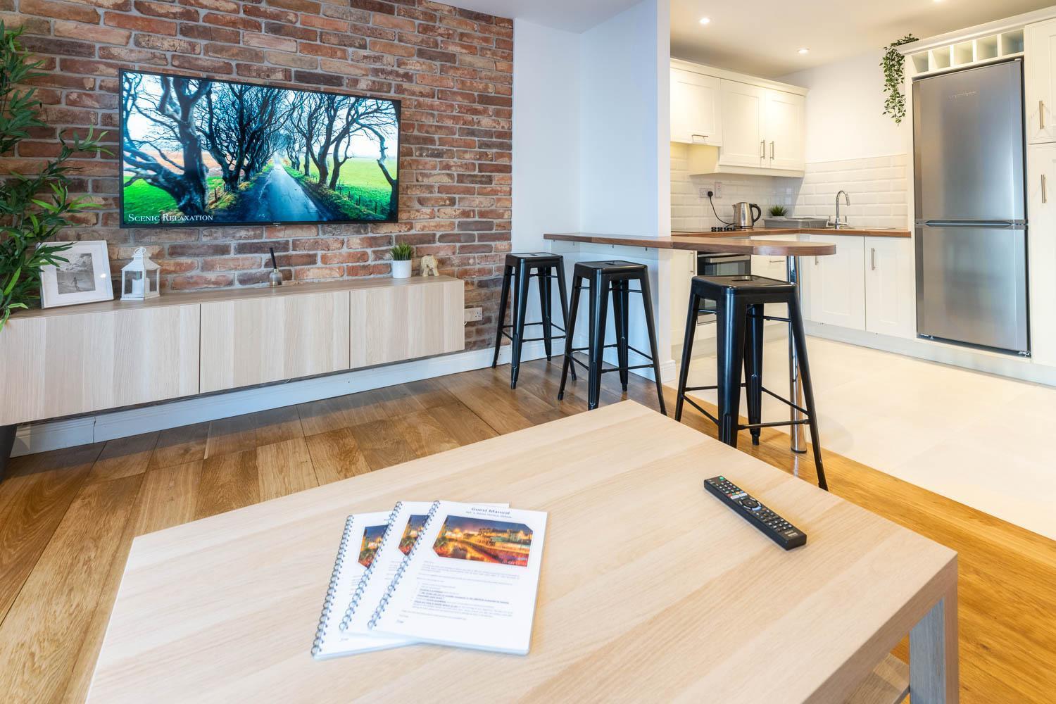 Modern Canal View Home, In City Centre, Sleeps 8 Galway Eksteriør bilde