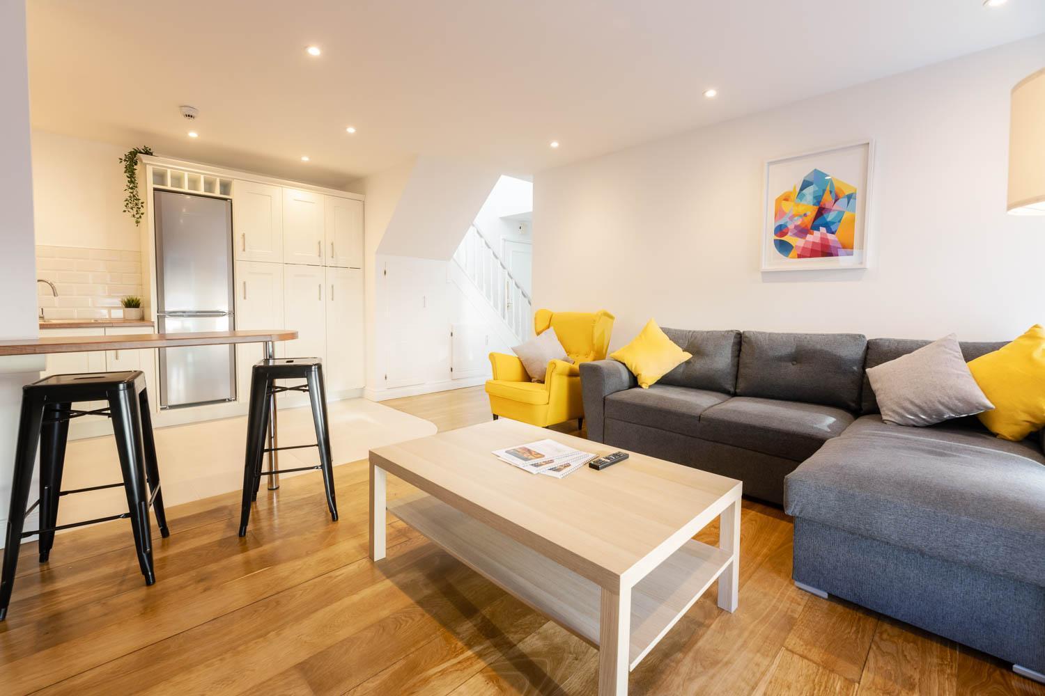 Modern Canal View Home, In City Centre, Sleeps 8 Galway Eksteriør bilde