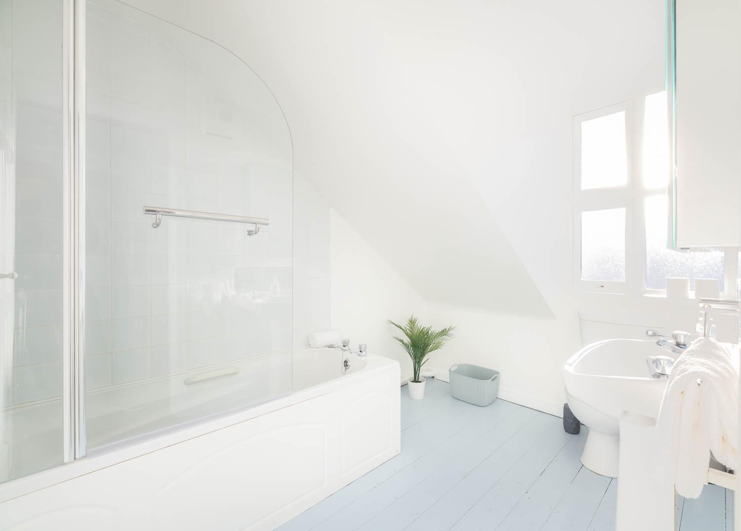 Modern Canal View Home, In City Centre, Sleeps 8 Galway Eksteriør bilde