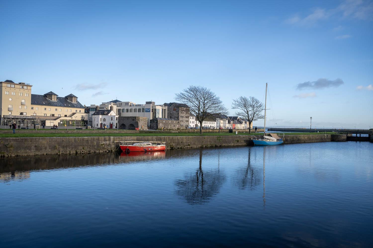 Modern Canal View Home, In City Centre, Sleeps 8 Galway Eksteriør bilde