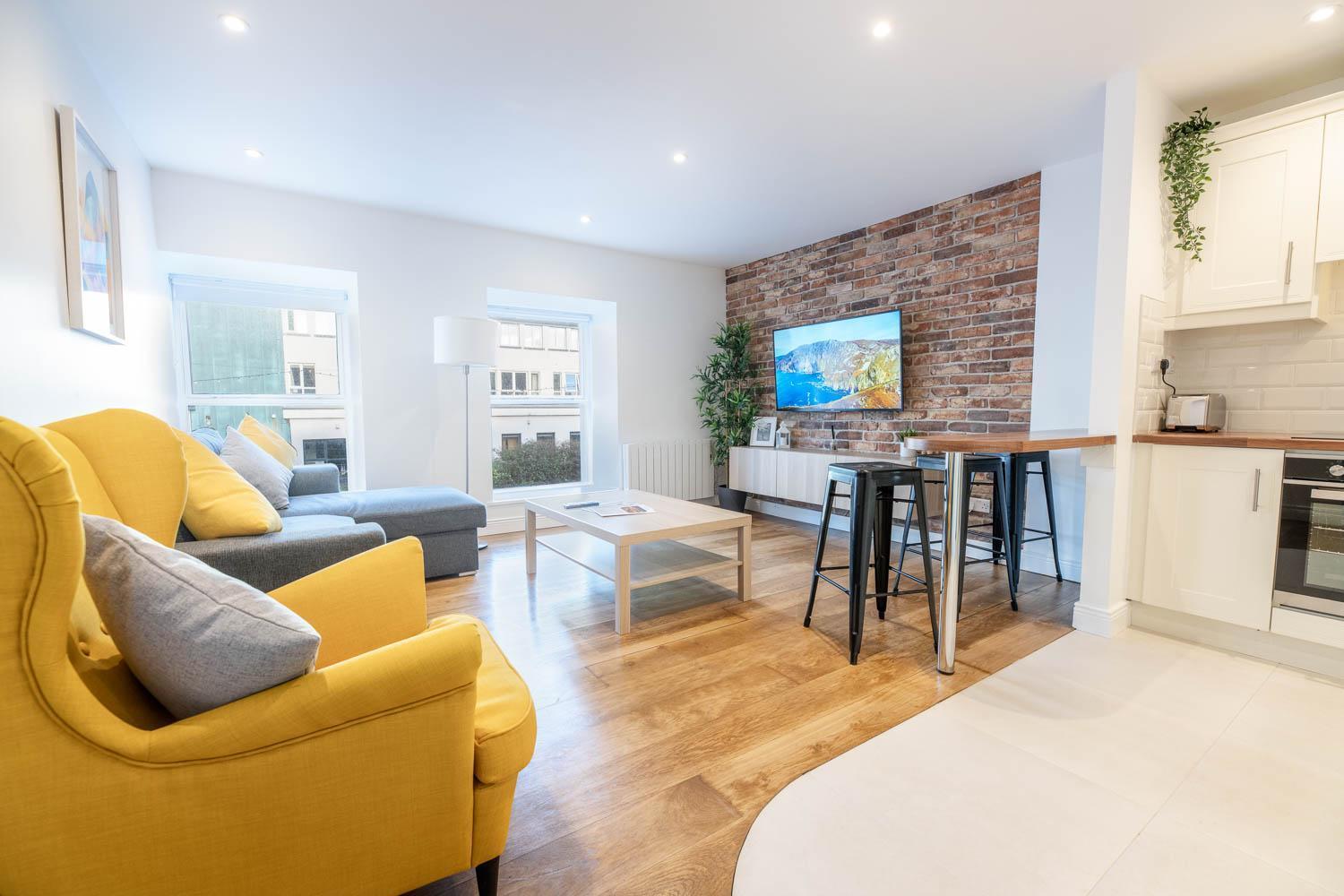 Modern Canal View Home, In City Centre, Sleeps 8 Galway Eksteriør bilde